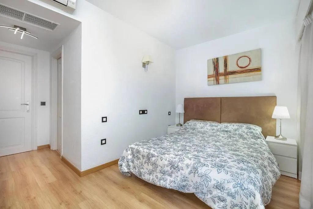 דירות מארבלה Duplex Penthouse, Walking Distance To Puerto Banus