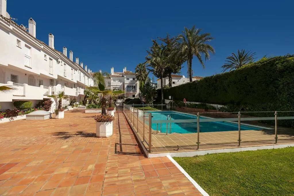 Duplex Penthouse, Walking Distance To Puerto Banus Apartment Marbella 0*,